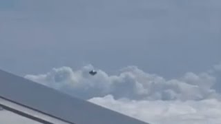 Watch Classic Flying Saucer Shaped UFO Sigthed During A Commercial Flight Over Colombia.