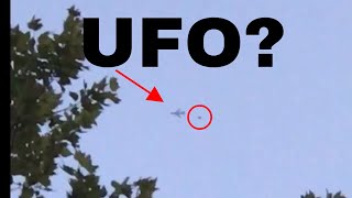 Watch UFO follows jet liner! 2/13/2018