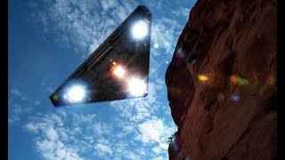 Watch BEST EVER Triangle TR3B Captured On Video & Possible ALIEN Visitation Captured On PHOTOGRAPHS!!!