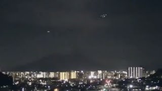 Watch Multiple Strange Glowing Lights in Group Formation over Sakurajima Volcano in Kagoshima City (Japan)