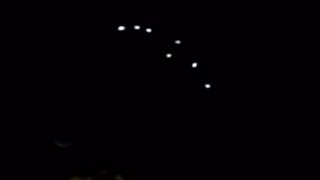 Watch UFO Sighting with Light Formation over Dubai, United Arab Emirates (UAE) - FindingUFO