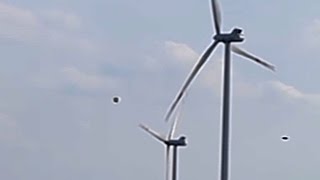 Watch Multiple UFOs Near Wind Turbines in Majdan Górny (Poland) - FindingUFO